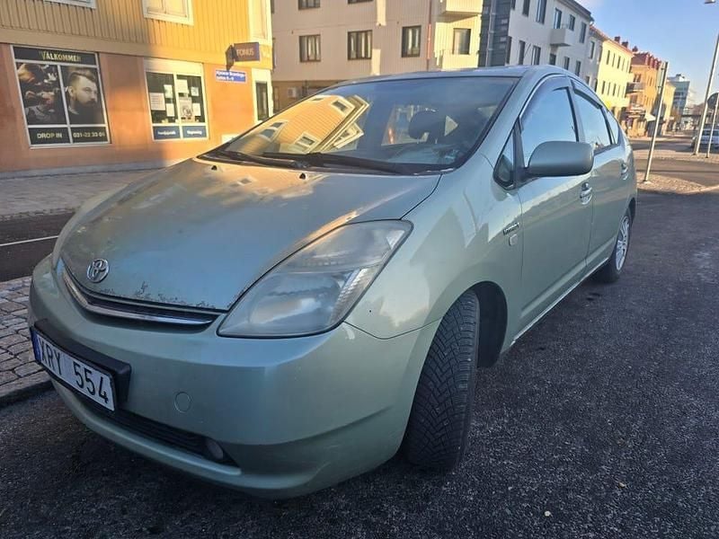 Begagnad 2006 Toyota Prius Halvkombi | 34 000 kr (Marknadspris) - Bild 1/4