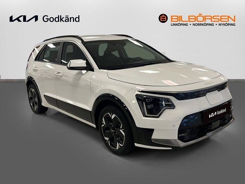 Begagnad Kia e-Niro 150 kW (204 HK) 2022 Vit SUV