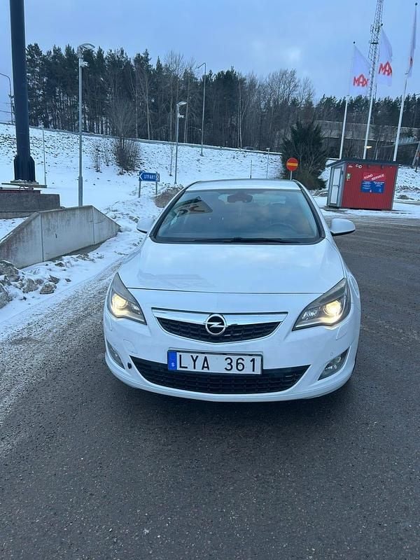 Begagnad 2012 Opel Astra | 69 900 kr (Marknadspris) - Bild 1/4