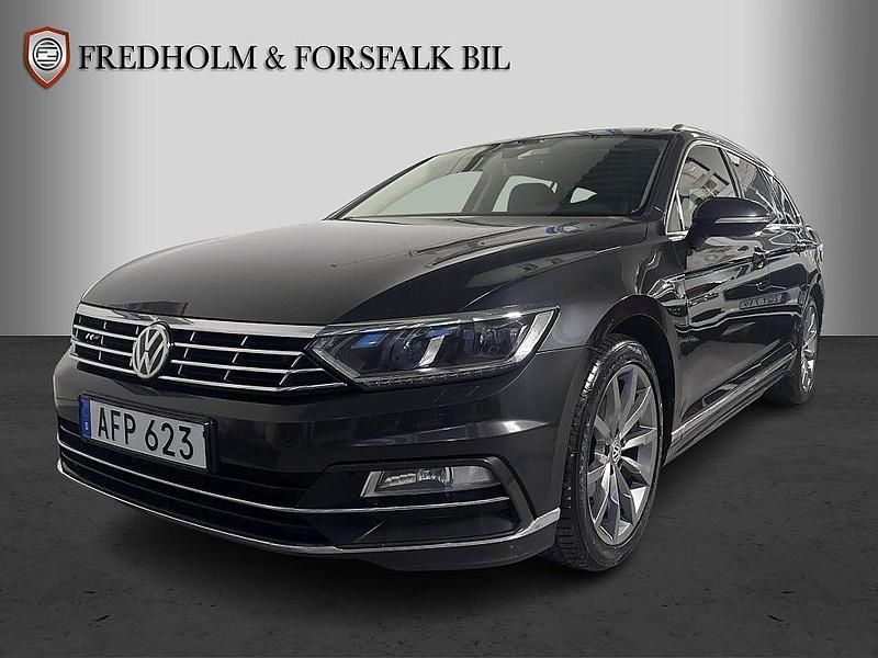 Mörkgrå Begagnad 2017 VW Passat GT Kombi | 159 900 kr (Lite dyr) - Bild 1/4