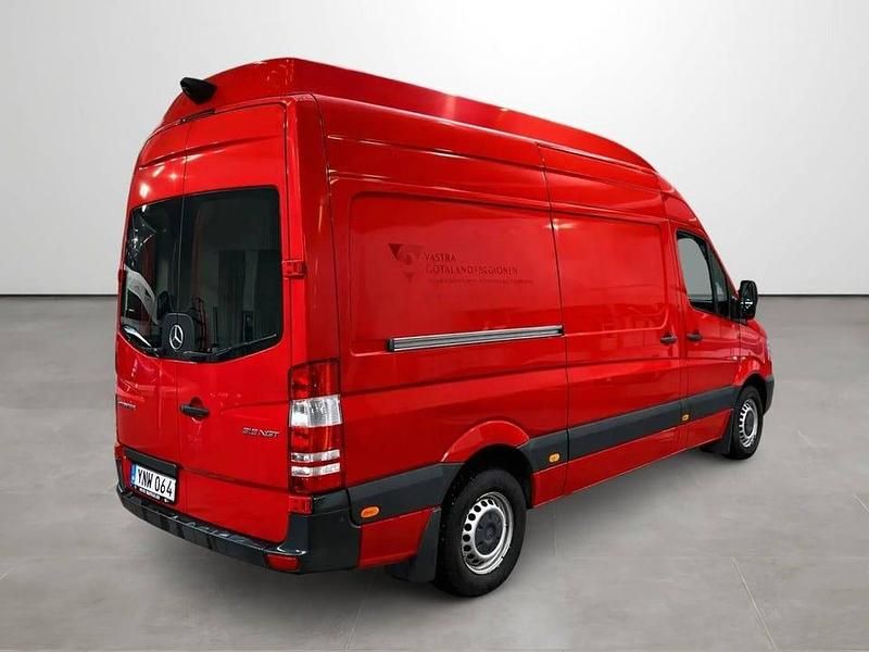 Begagnad Mercedes Sprinter 156 HK (114 kW) 2017 Röd