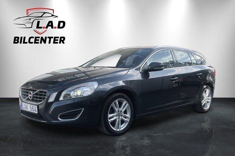 Grå Begagnad 2010 Volvo V60 Summum Kombi | 89 800 kr (Marknadspris) - Bild 1/4