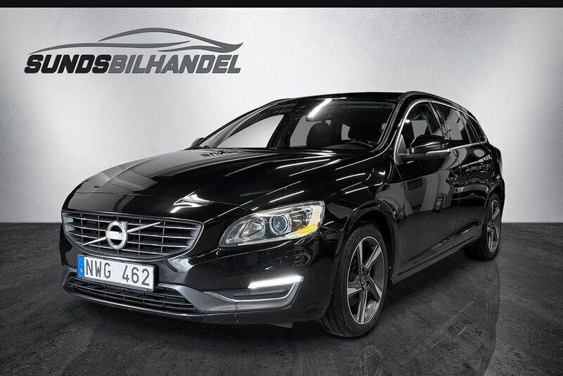 Svart Begagnad 2013 Volvo V60 Momentum Kombi | 79 900 kr (Marknadspris) - Bild 1/4