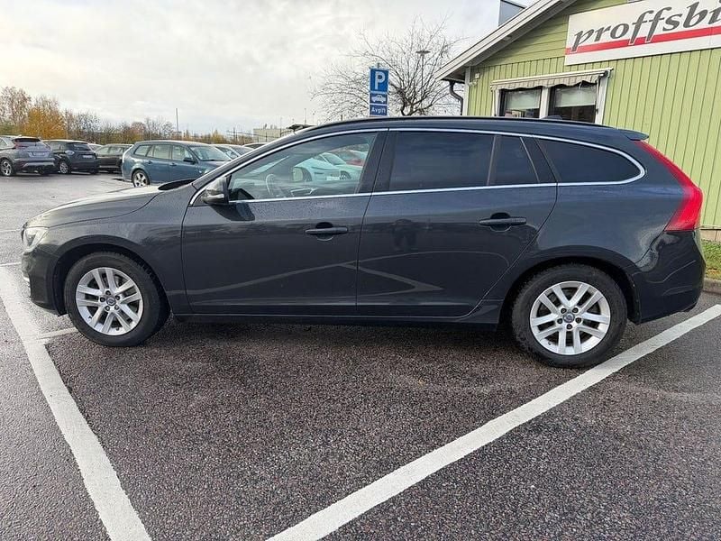Begagnad Volvo V60 Momentum 150 HK (110 kW) 2015 Grå Kombi