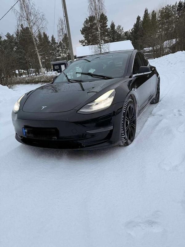 Begagnad Tesla Model 3 Long Range AWD 323 kW (440 HK) 2019 Sedan