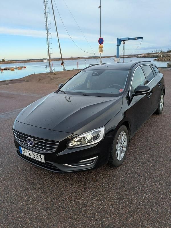 Begagnad 2018 Volvo V60 Kombi | 177 000 kr (Superpris) - Bild 1/4