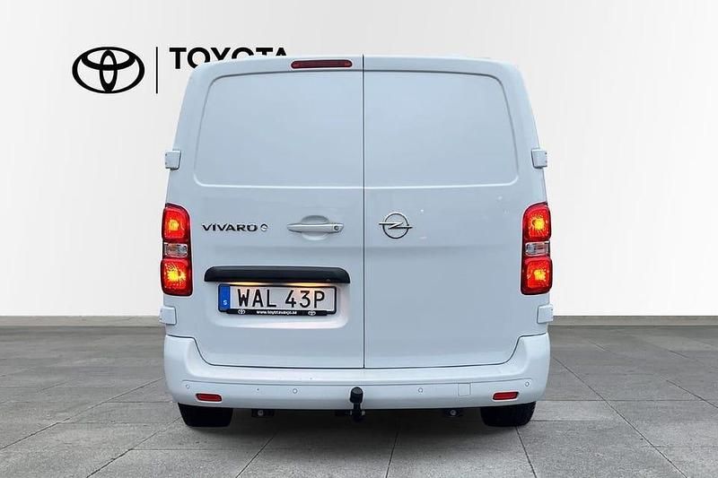Begagnad Opel Vivaro-e Combi 100 kW (137 HK) 2023 Vit Van