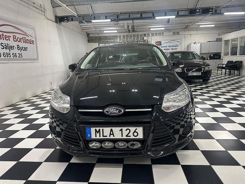 Begagnad Ford Focus Trend 150 HK (110 kW) 2014 Svart Kombi