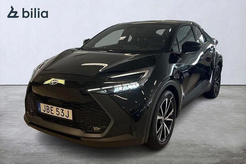 Svart Begagnad 2024 Toyota C-HR Style SUV | 389 900 kr (Lite dyr) - Bild 1/4
