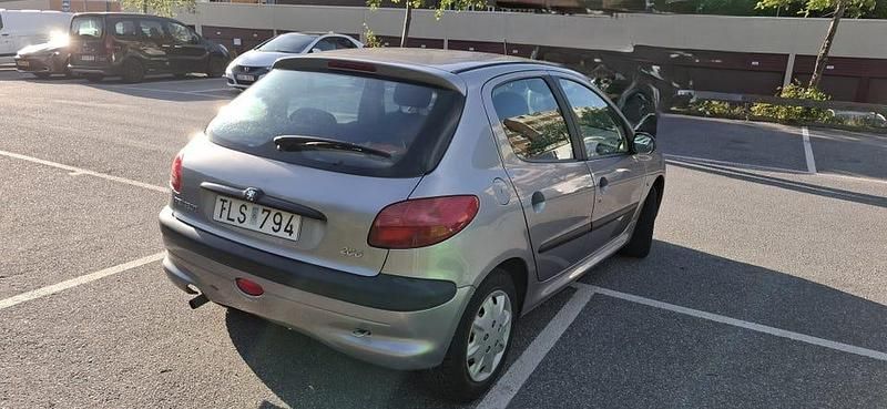 Begagnad 2002 Peugeot 206 | 18 000 kr (Marknadspris) - Bild 1/4