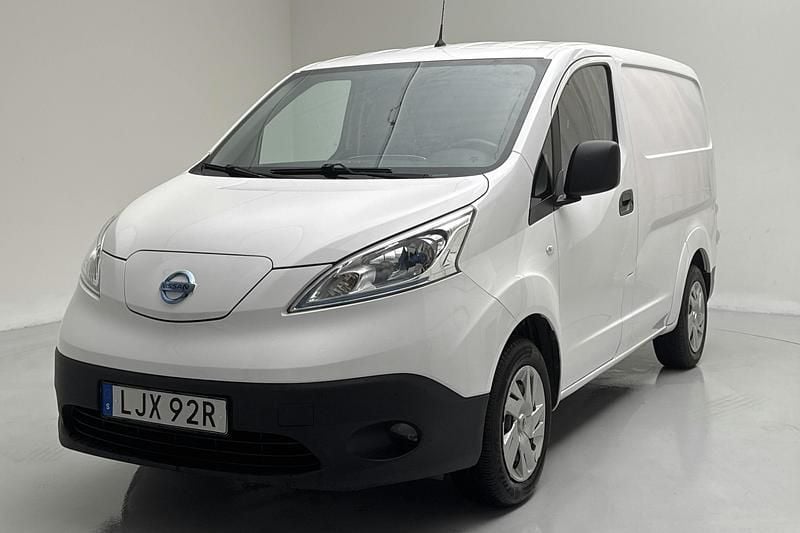 Vit Begagnad 2020 Nissan e-NV200 Minibuss | 128 000 kr (Superpris) - Bild 1/4