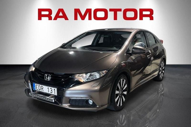 Ljusbrun Begagnad 2014 Honda Civic Sport Halvkombi | 139 900 kr (Marknadspris) - Bild 1/4