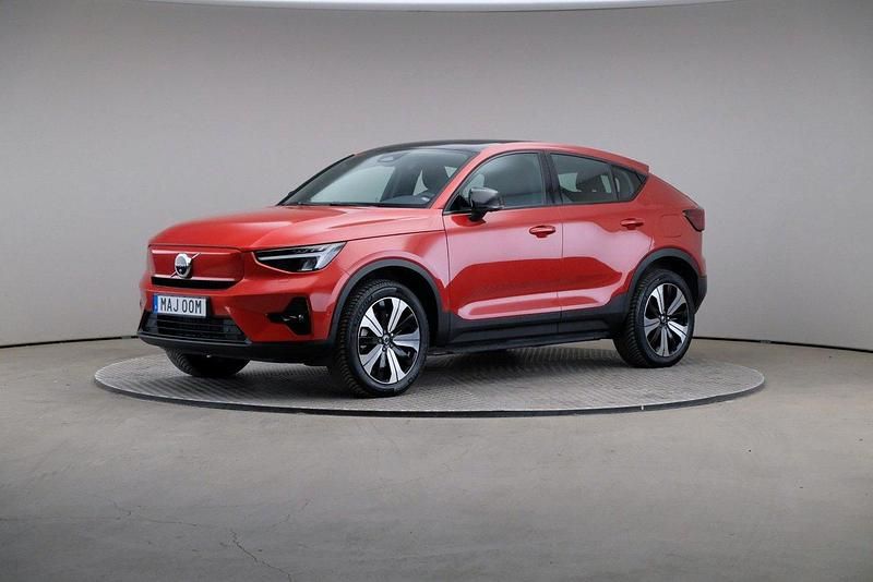 Röd Begagnad 2022 Volvo EC40 Ultimate SUV | 389 000 kr (Marknadspris) - Bild 1/4