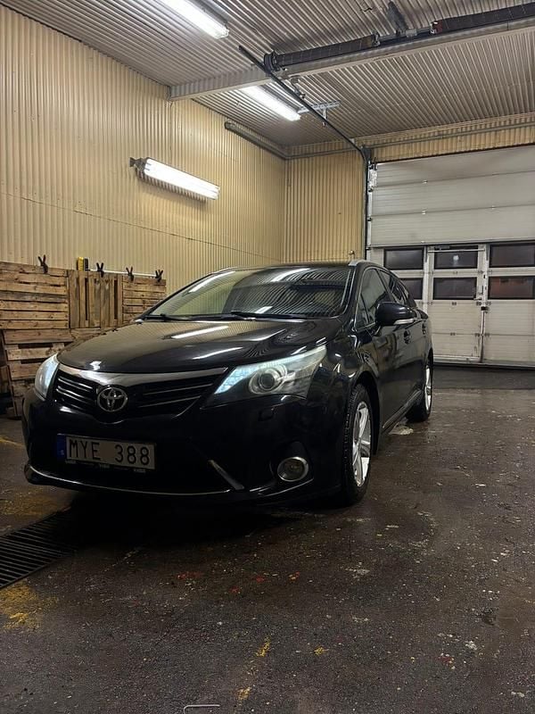 Begagnad Toyota Avensis 126 HK (92 kW) 2012 Kombi