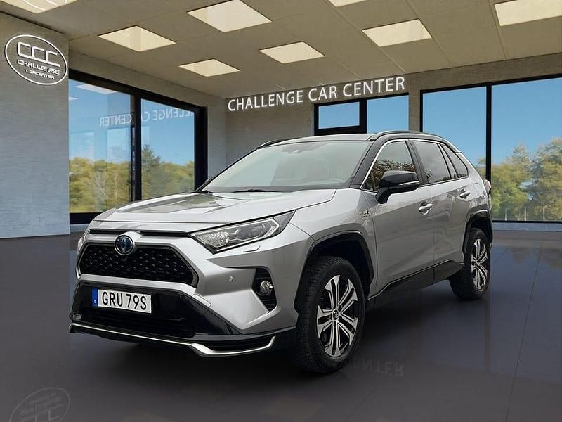 Grå Begagnad 2020 Toyota RAV4 Premium SUV | 344 900 kr (Marknadspris) - Bild 1/4