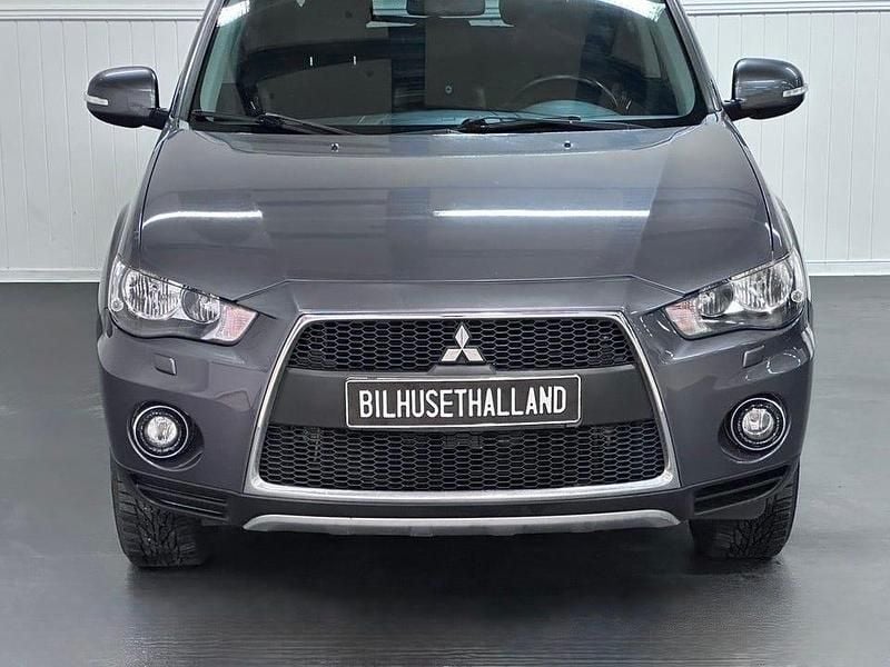 Begagnad Mitsubishi Outlander Comfort Edition 170 HK (125 kW) 2010 Grå SUV