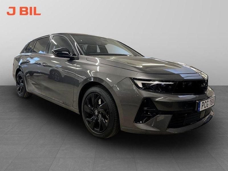 Grå Begagnad 2024 Opel Astra Kombi | 249 900 kr (Bra pris) - Bild 1/4