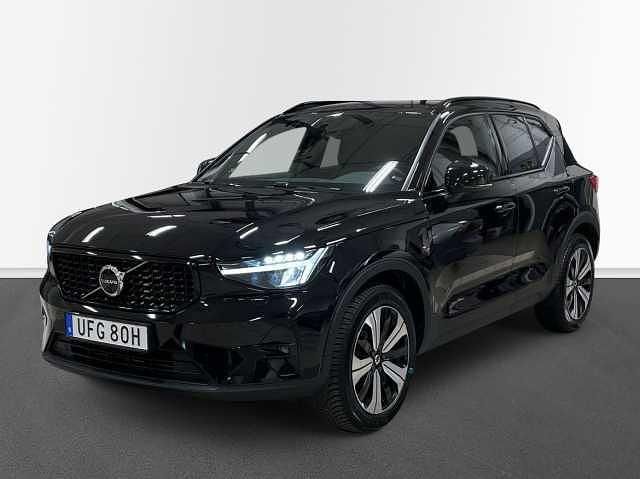 Svart Begagnad 2023 Volvo XC40 SUV | 409 500 kr (Lite dyr) - Bild 1/3