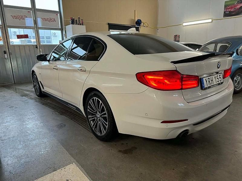 Begagnad BMW 520 Sport Line 190 HK (139 kW) 2017 Vit Sedan