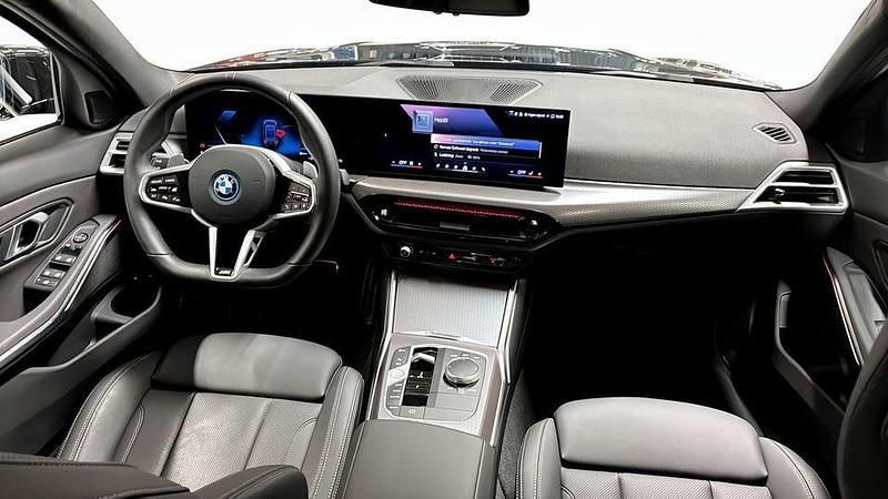 Begagnad BMW 330 M Sport 292 HK (214 kW) 2025 Svart Kombi