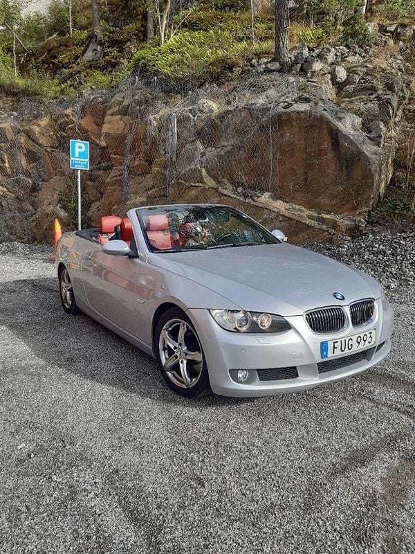 Grå Begagnad 2007 BMW 325 Cabriolet Cab | 149 000 kr (Lite dyr) - Bild 1/4