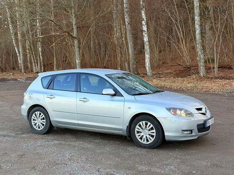 Begagnad Mazda 3 Inclusive 105 HK (77 kW) 2009