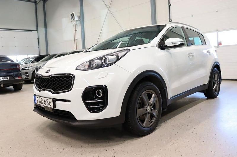 Vit Begagnad 2017 Kia Sportage Advance SUV | 169 800 kr (Bra pris) - Bild 1/4