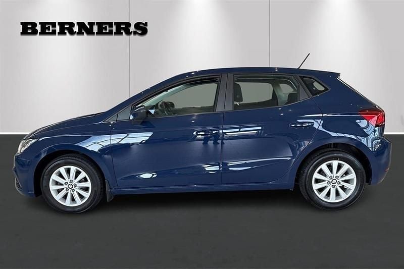Blå Begagnad 2019 Seat Ibiza Style Halvkombi | 107 900 kr (Marknadspris) - Bild 1/4