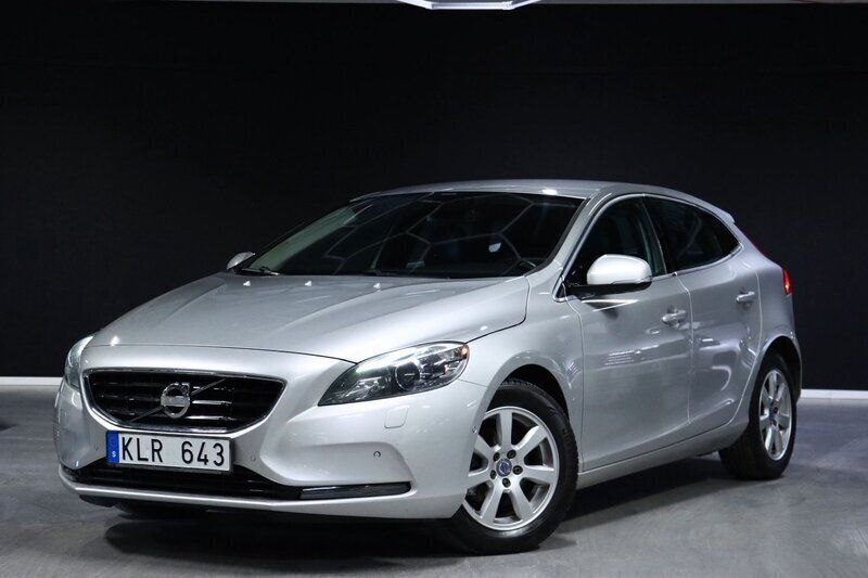 Ljusgrå (grå) Begagnad 2013 Volvo V40 Summum Kombi | 99 900 kr (Marknadspris) - Bild 1/4