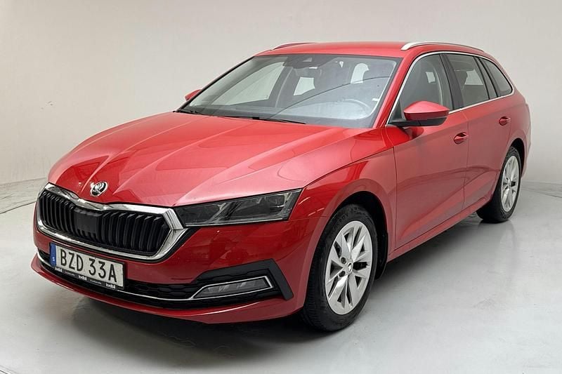 Röd Begagnad 2021 Skoda Octavia Style | 238 000 kr - Bild 1/4