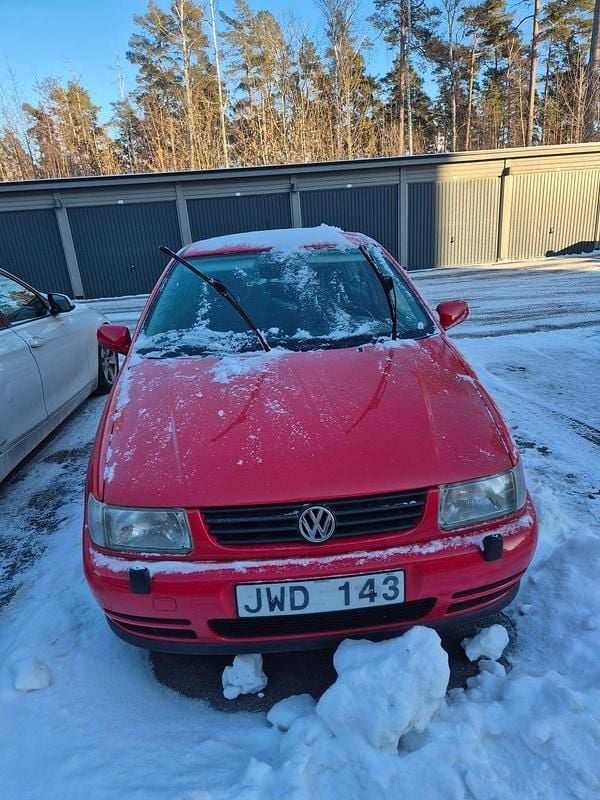 Begagnad VW Polo 75 HK (55 kW) 1999 Halvkombi