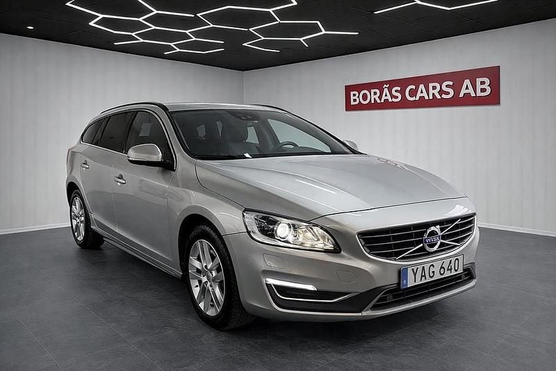 Begagnad Volvo V60 200 HK (147 kW) 2015 Silver Kombi