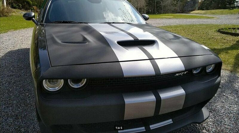 Mörkgrå Begagnad 2020 Dodge Challenger Sportkupé | 455 000 kr - Bild 1/4
