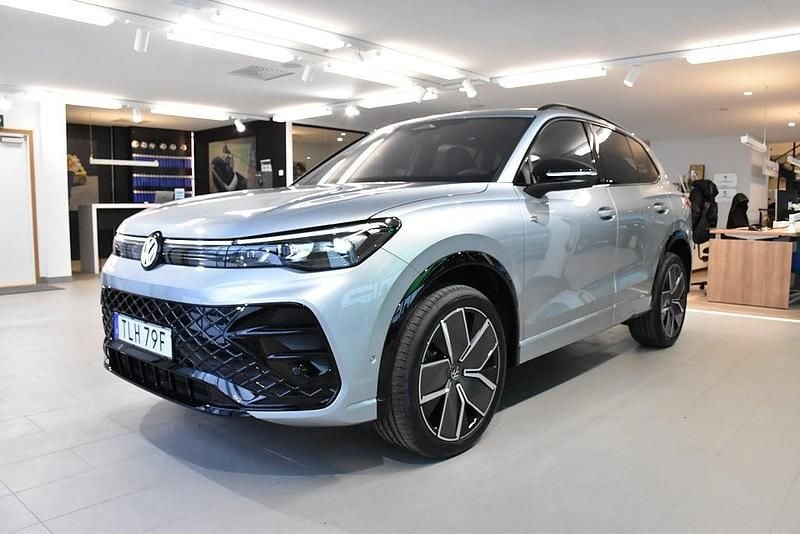 Ny VW Tiguan R-line 193 HK (141 kW) 2026 Silver SUV