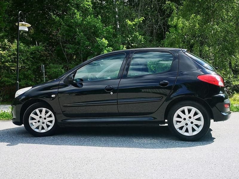 Begagnad 2011 Peugeot 206+ Halvkombi | 23 500 kr (Marknadspris) - Bild 1/4