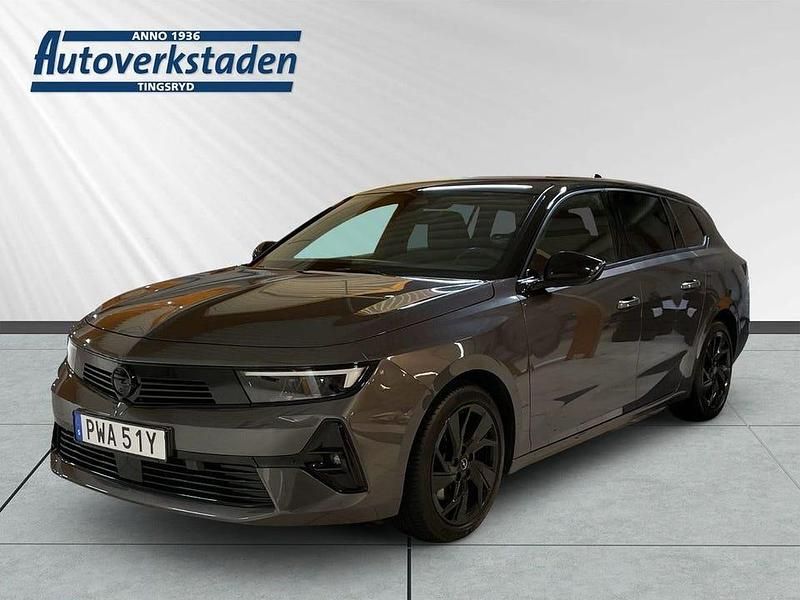 Grå Begagnad 2024 Opel Astra Kombi | 259 000 kr (Marknadspris) - Bild 1/4