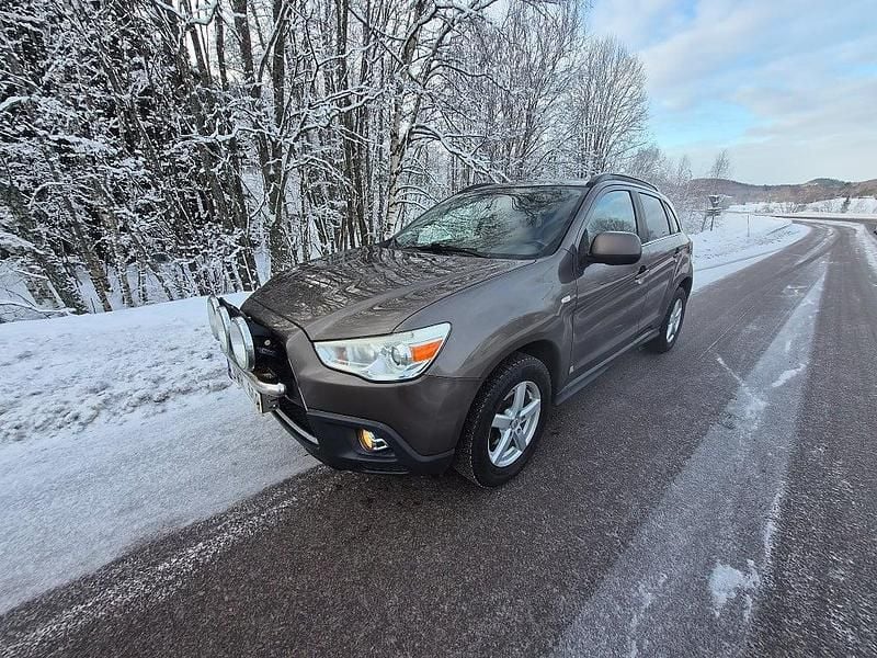 Brunmetallic Begagnad 2011 Mitsubishi ASX Comfort Edition SUV | 43 900 kr (Marknadspris) - Bild 1/4