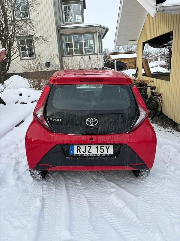Begagnad Toyota Aygo 72 HK (52 kW) 2021 Halvkombi