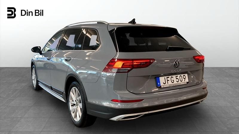 Begagnad VW Golf VIII 2022 Grå