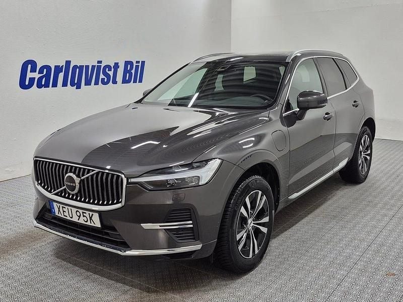 Begagnad Volvo XC60 Core 253 HK (186 kW) 2023 Platinumgrå metallic SUV