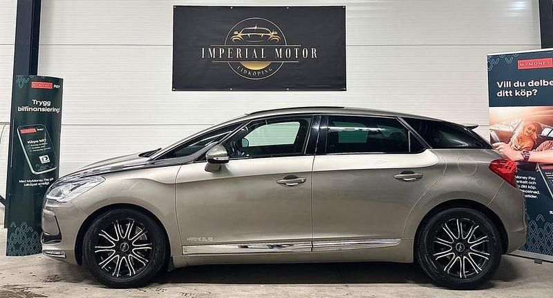 Grå Begagnad 2012 Citroën DS5 Halvkombi | 78 500 kr (Marknadspris) - Bild 1/4