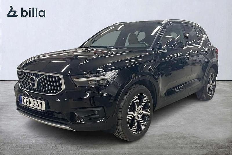 Svart Begagnad 2019 Volvo XC40 Inscription SUV | 289 900 kr (Marknadspris) - Bild 1/3