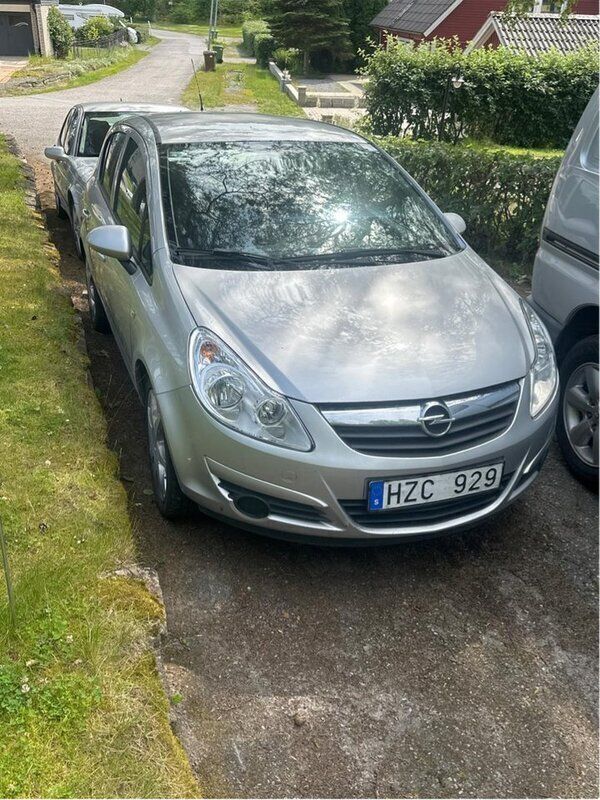 Grå Begagnad 2009 Opel Corsa Halvkombi | 17 000 kr (Bra pris) - Bild 1/3