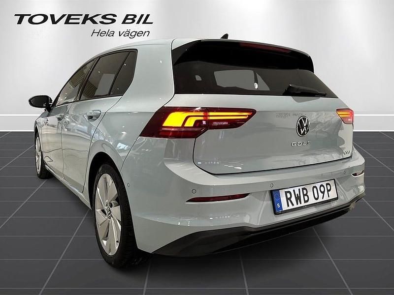 Begagnad VW Golf VIII Edition 150 HK (110 kW) 2025 Blå