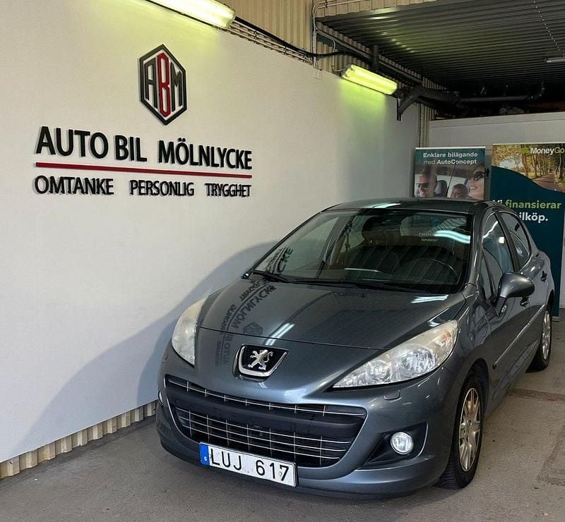 Grå Begagnad 2011 Peugeot 207 Halvkombi | 29 900 kr (Marknadspris) - Bild 1/4
