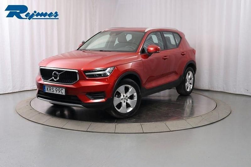 Röd Begagnad 2020 Volvo XC40 Momentum SUV | 209 800 kr (Marknadspris) - Bild 1/4