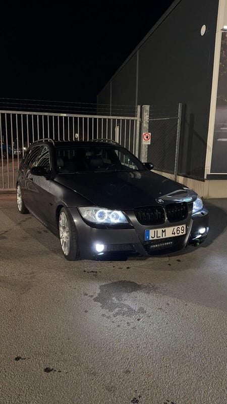 Begagnad BMW 320 M Sport 177 HK (130 kW) 2008 Sparkling graphite gray metallic Kombi