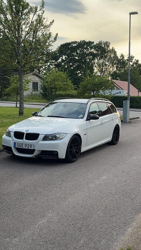 Begagnad 2008 BMW 335 Kombi | 125 000 kr (Lite dyr) - Bild 1/4