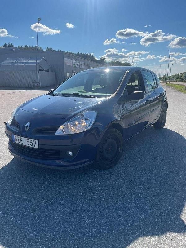 Blå Begagnad 2007 Renault Clio R.S. Halvkombi | 19 500 kr (Marknadspris) - Bild 1/4