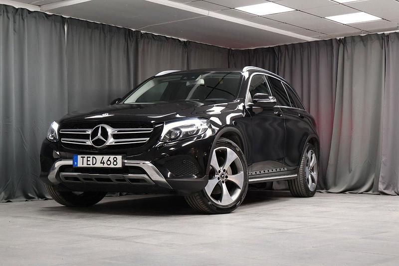 Svart Begagnad 2018 Mercedes GLC220 SUV | 289 999 kr (Marknadspris) - Bild 1/4